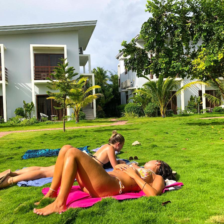 Red Picnic Hostel