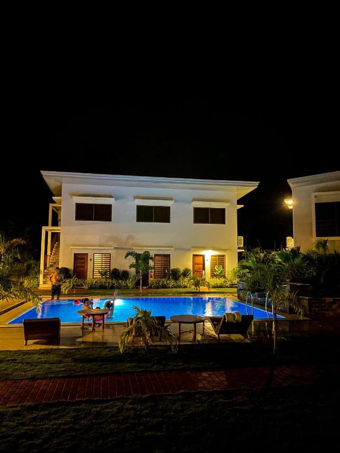 Red Picnic Hostel