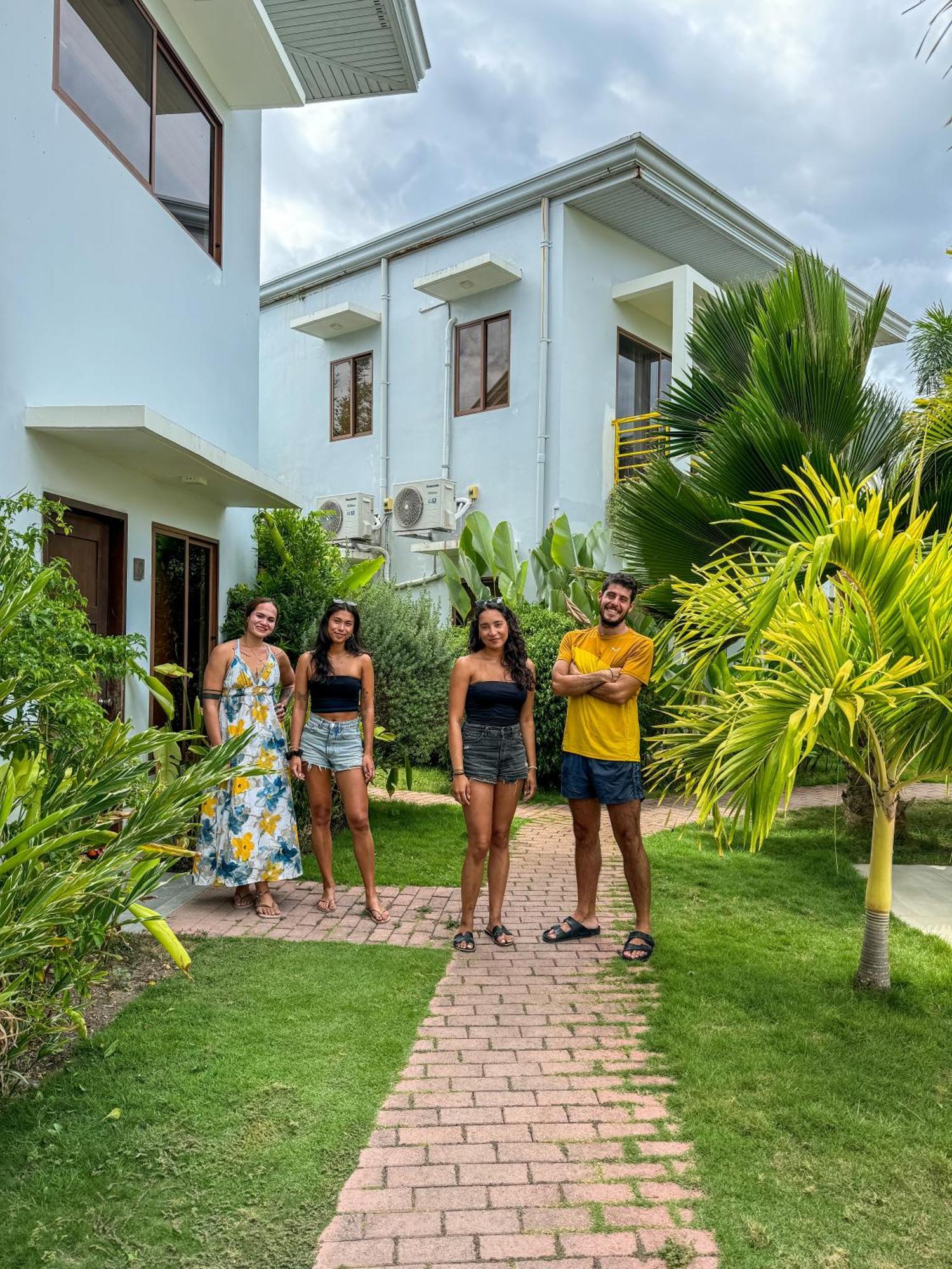 Red Picnic Hostel *